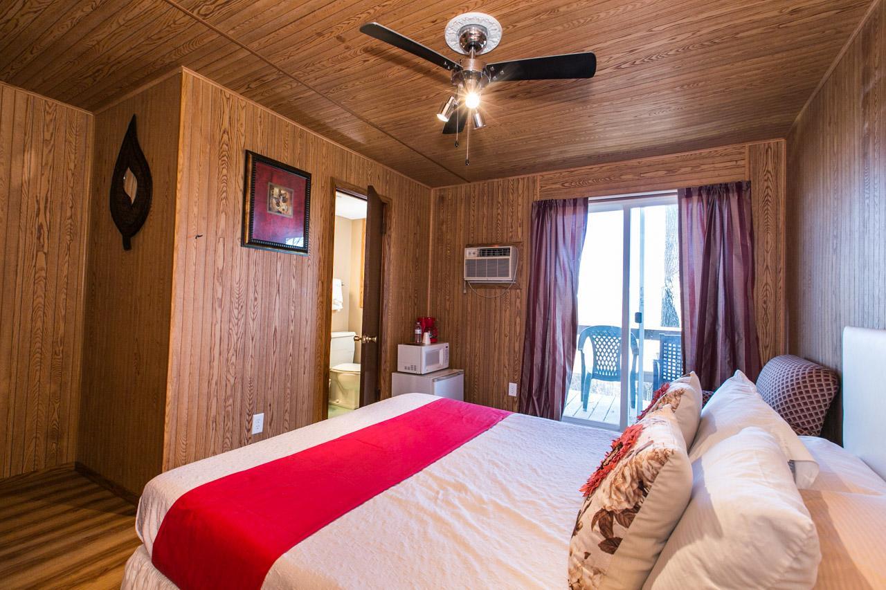 The Wisconsin Wood Inn Dickeyville Buitenkant foto